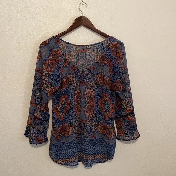 db established 1962 Semi Sheer Blouse with Sleeve Detail and Collar Detail - Picture 8 of 8